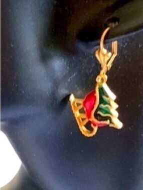 Christmas Red and Green Sleigh Pierced Earrings